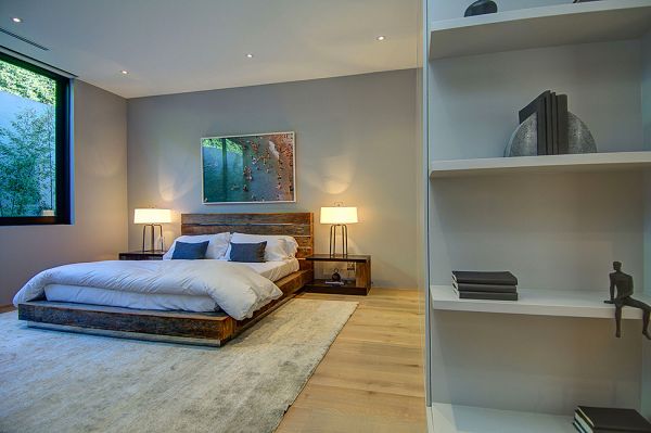 Wooden Bed Private House With a Stylish Interior in L.A. and a Breathtaking View Over the City