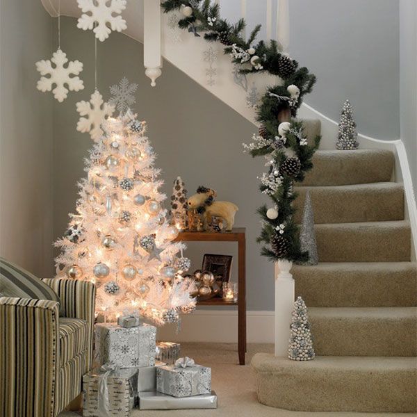 christmas_stairs_decoration christmas stairs decoration 30 Christmas Decorating Ideas To Get Your Home Ready For The Holidays