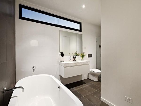 Bathroom2 Bathroom2 Gorgeous Contemporary Home in Melbourne With Natural Finishes