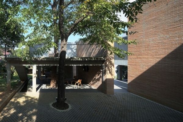 Thailand's Wonderwall Home is Open to the Elements (9)