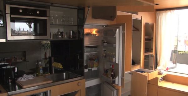 250 Square Foot Lego-Style Barcelona Apartment (4)