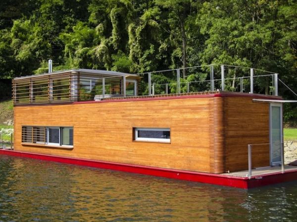 Compact SayBoat Floating Residence in the Czech Republic (9)